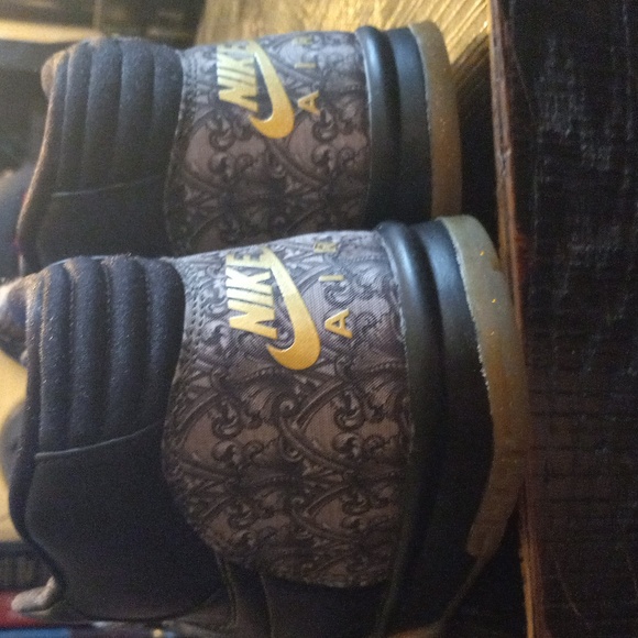 nike air trainer paid in full